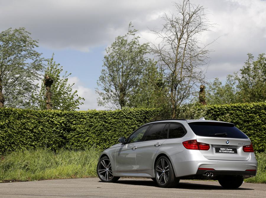  BMW 330d Touring 40 YEARS Edition 2015 года  (фото 6 из 7)
